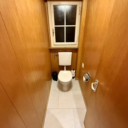 Alpine - Direct & Mountain View דירה