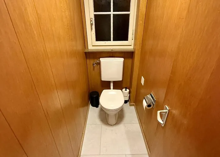 Alpine - Direct & Mountain View דירה